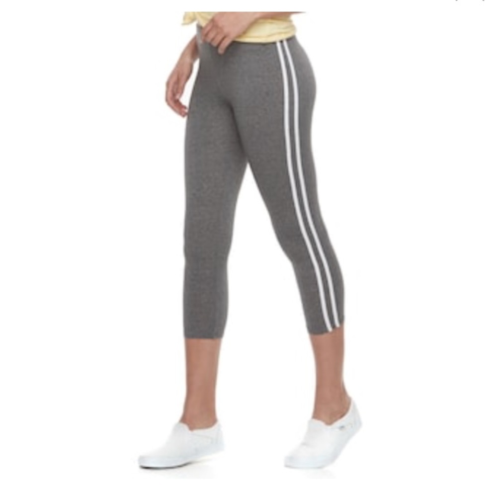 SO GREY LEGGINGS CAPRI STRIPES DOWN THE SIDE CUTE